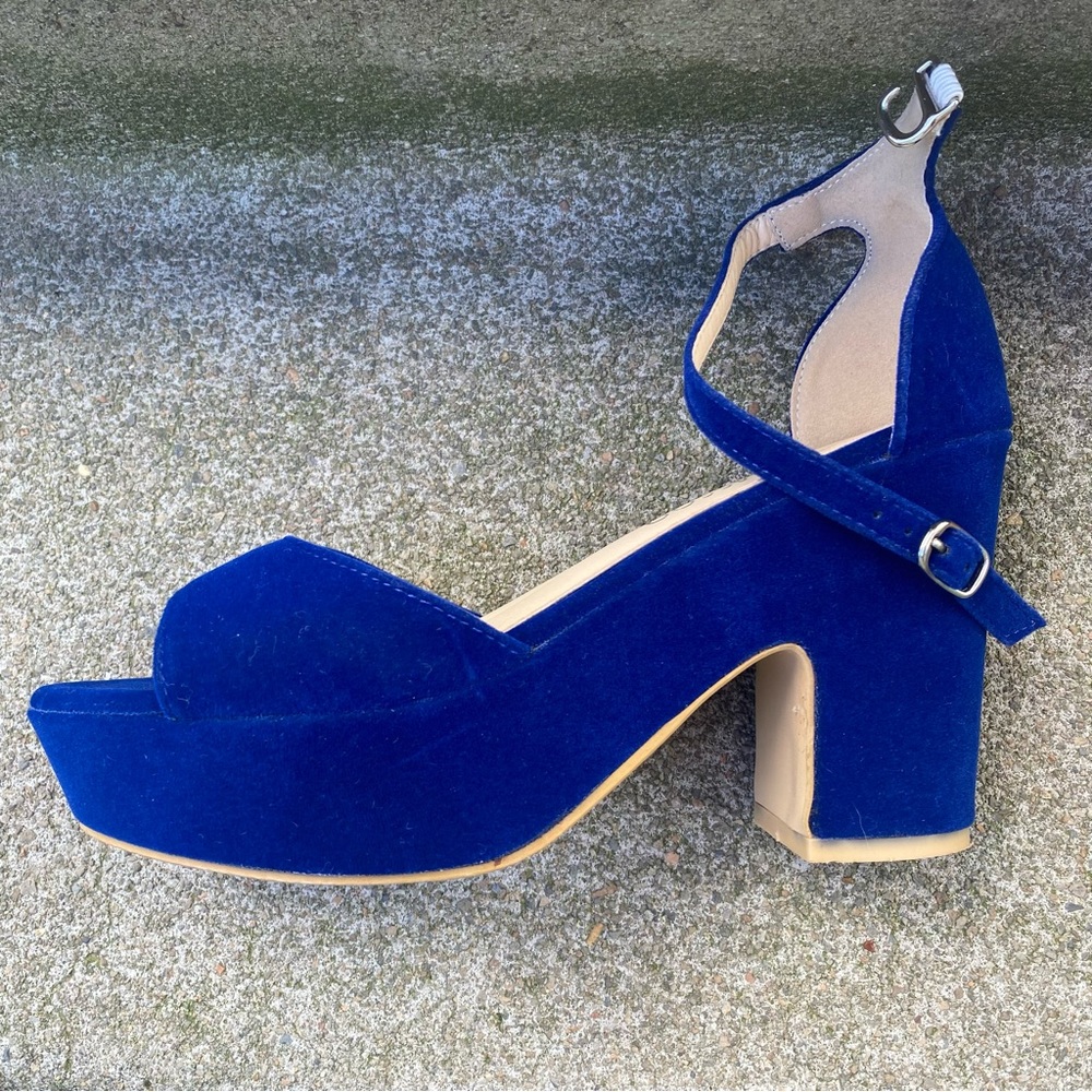 Camssoo Open-Toe Platform Heel - US 8.5/EU 39